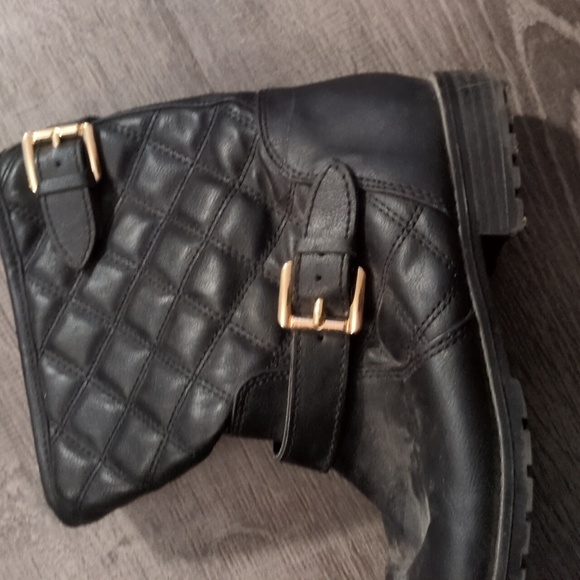 Booties - Picture 3 of 4